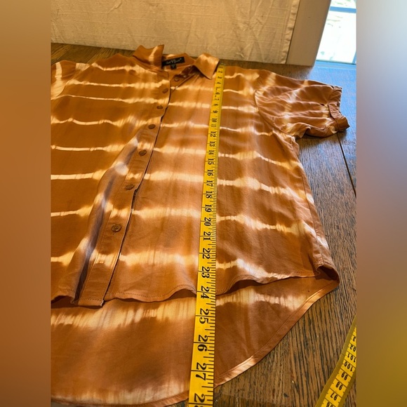 Tie-Dye Button-Up Shirt – Velvet Heart size S - Picture 4 of 7